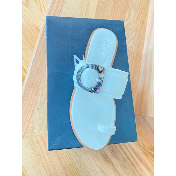 NWT/B Naturalizer Finola White Leather Sandals 8 us Buckle Detail/Summer Shoes - Picture 7 of 13